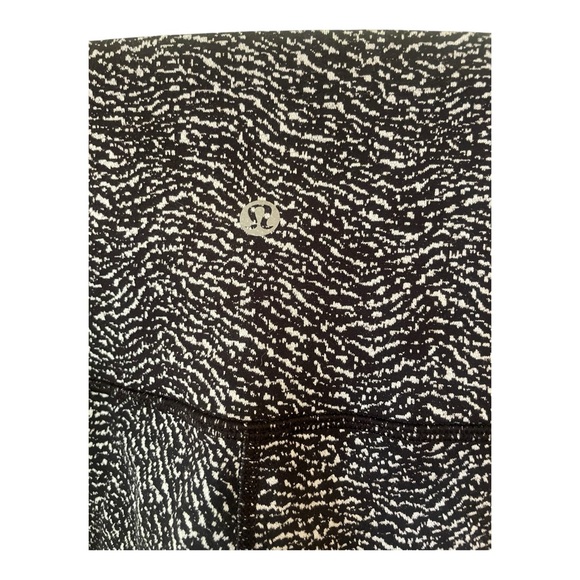 Lululemon Wonder Under ManifestoWhite Nimbus Size 4 - Picture 6 of 8